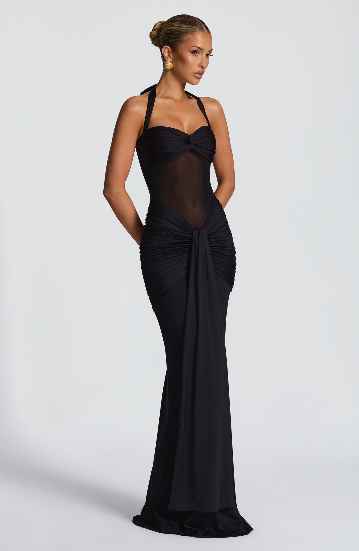 Mesh dress with train and ribbon