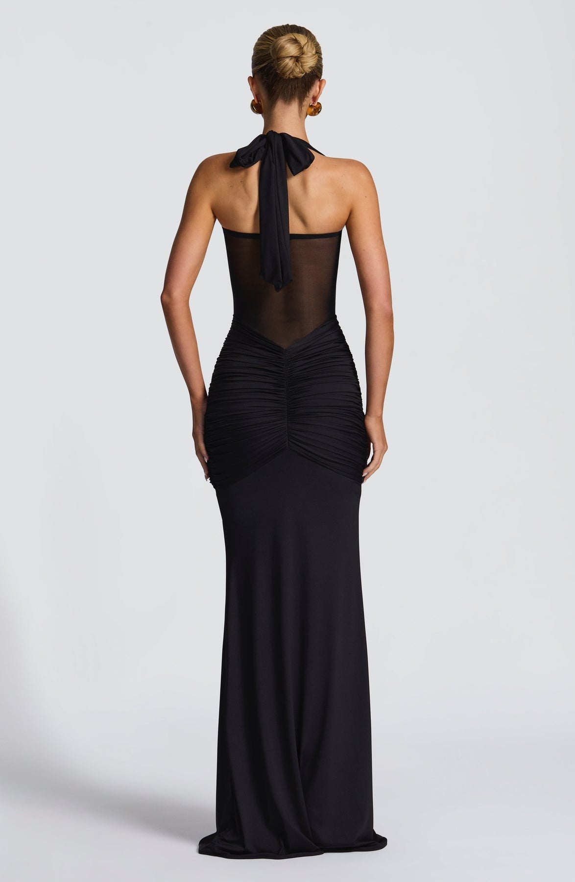 Mesh dress with train and ribbon