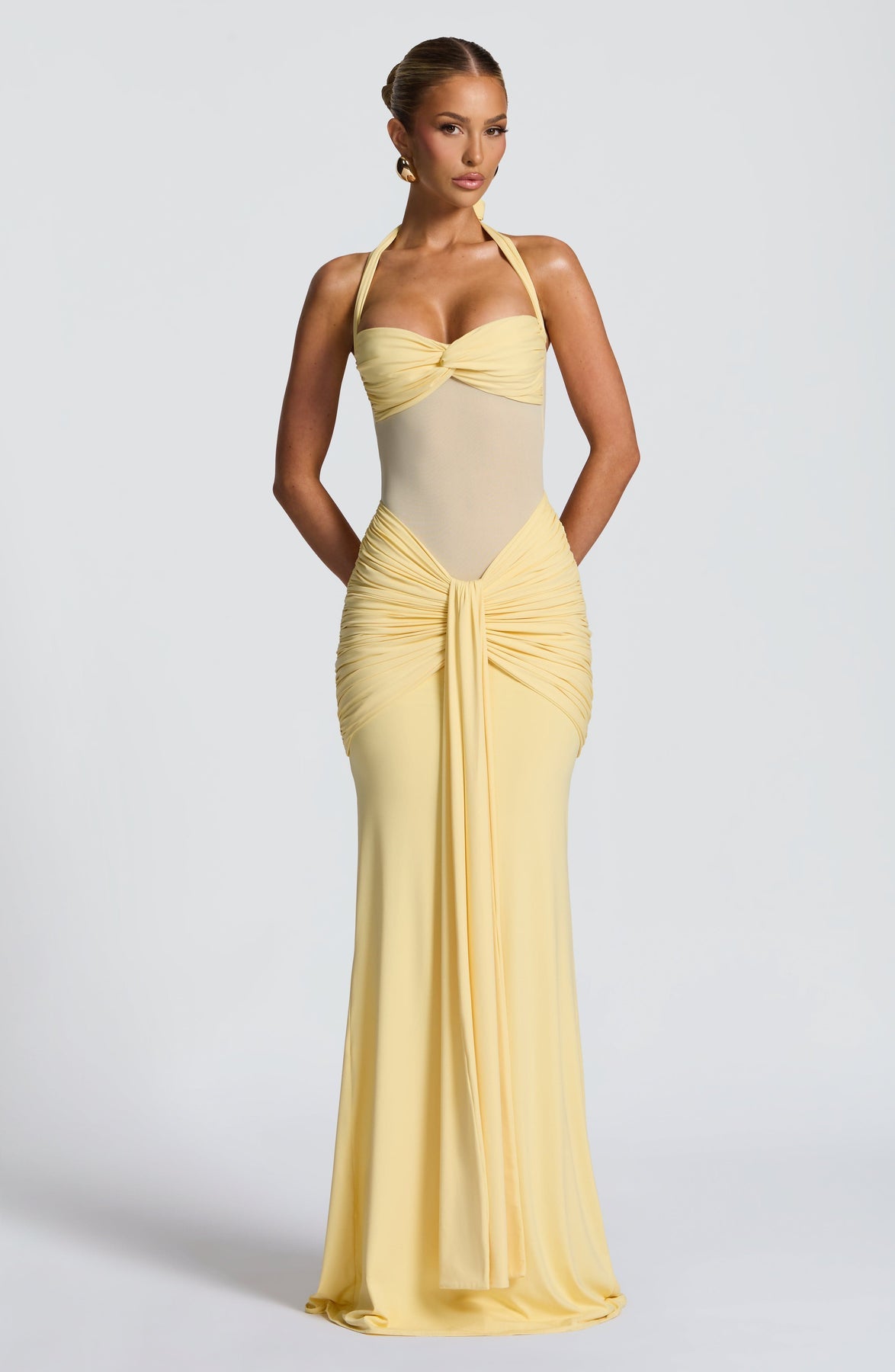 Mesh dress with train and ribbon